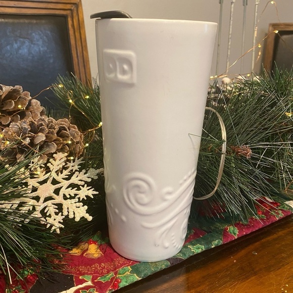 Dunkin Donuts White Embos Tall Ceramic Travel Mug W/Lid 16oz - Picture 2 of 5